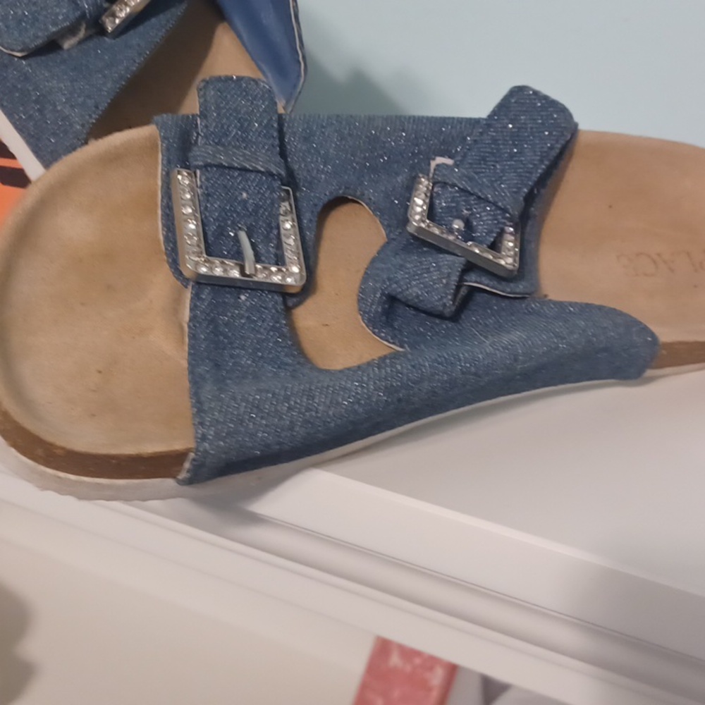 Place Slip In Sandals - Picture 2 of 3
